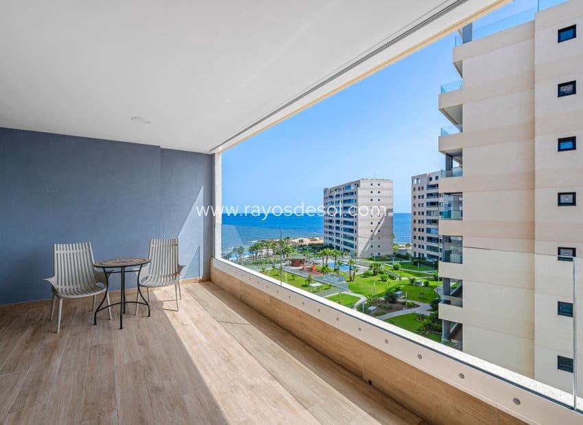 2 soveværelse Lejlighed til salg i Punta Prima med swimmingpool - € 509.995 (Ref: 9177103)