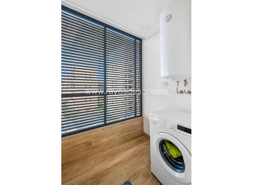 2 soveværelse Lejlighed til salg i Punta Prima med swimmingpool - € 509.995 (Ref: 9177103)