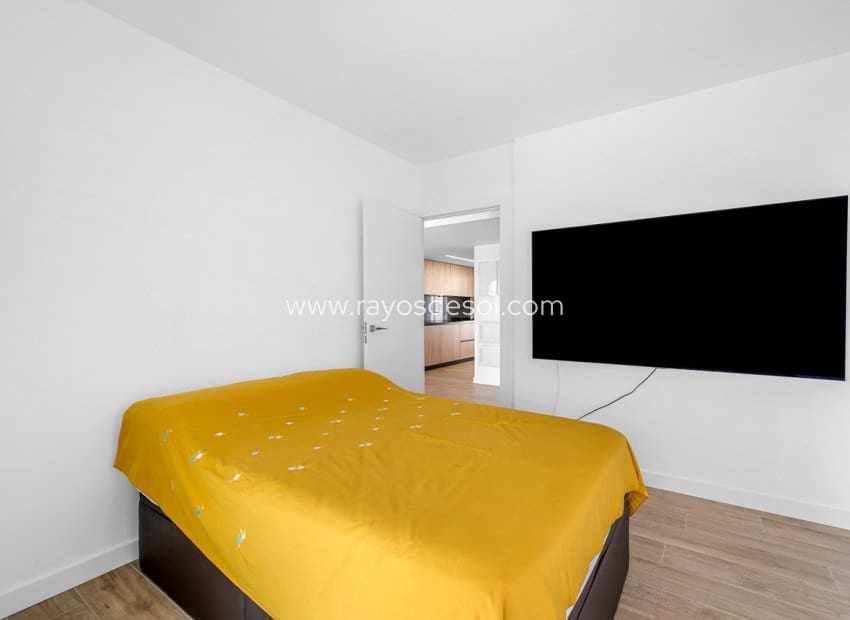 2 soveværelse Lejlighed til salg i Punta Prima med swimmingpool - € 509.995 (Ref: 9177103)