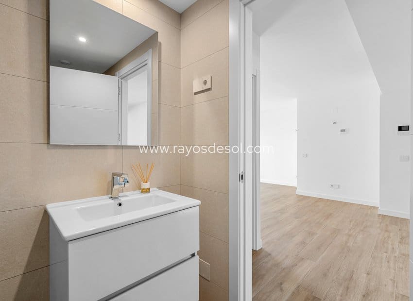 2 soveværelse Lejlighed til salg i Punta Prima med swimmingpool - € 509.995 (Ref: 9177103)