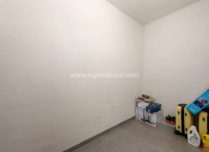 2 soveværelse Lejlighed til salg i Punta Prima med swimmingpool - € 509.995 (Ref: 9177103)