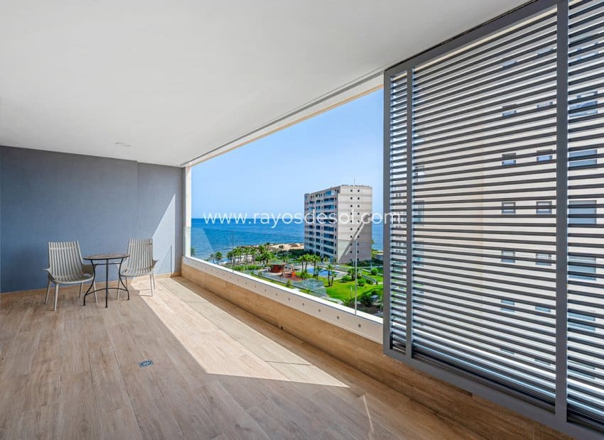 2 soveværelse Lejlighed til salg i Punta Prima med swimmingpool - € 509.995 (Ref: 9177103)