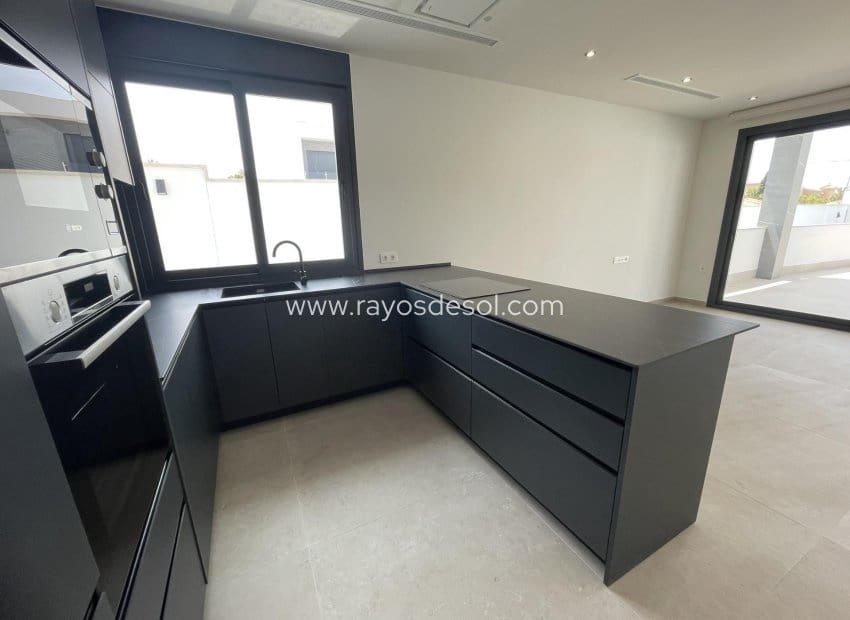 3 soveværelse Villa til salg i Ciudad Quesada med swimmingpool - € 799.900 (Ref: 9177540)