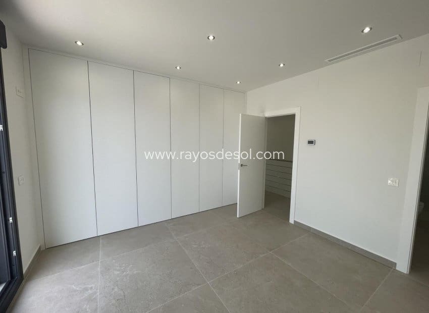 3 soveværelse Villa til salg i Ciudad Quesada med swimmingpool - € 799.900 (Ref: 9177540)