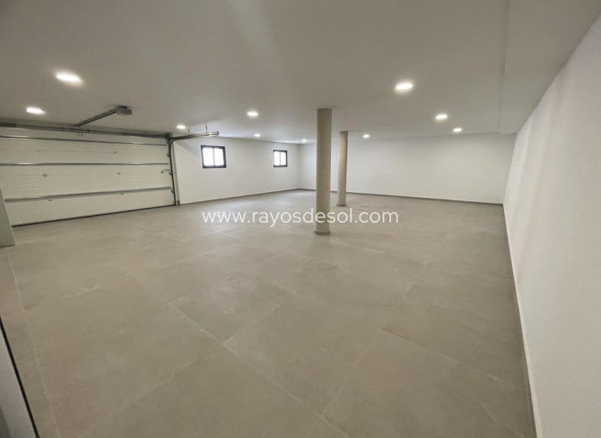 3 soveværelse Villa til salg i Ciudad Quesada med swimmingpool - € 799.900 (Ref: 9177540)