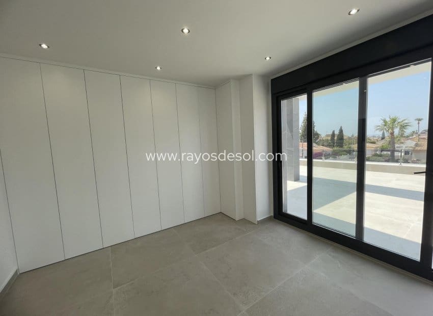 3 soveværelse Villa til salg i Ciudad Quesada med swimmingpool - € 799.900 (Ref: 9177540)