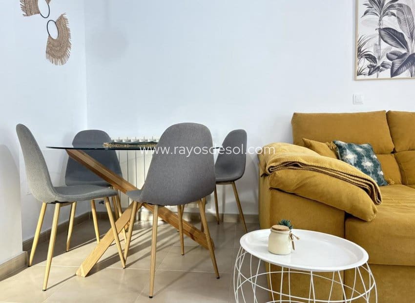 2 soveværelse Lejlighed til salg i Roldan med swimmingpool - € 150.000 (Ref: 9180703)