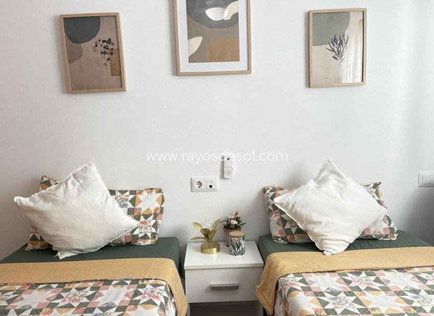 2 soveværelse Lejlighed til salg i Roldan med swimmingpool - € 150.000 (Ref: 9180703)