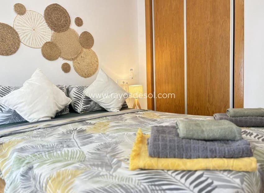 2 soveværelse Lejlighed til salg i Roldan med swimmingpool - € 150.000 (Ref: 9180703)