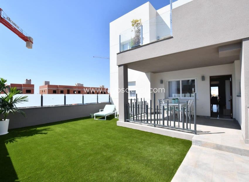 3 soveværelse Lejlighed til salg i San Miguel de Salinas med swimmingpool - € 251.600 (Ref: 9185918)