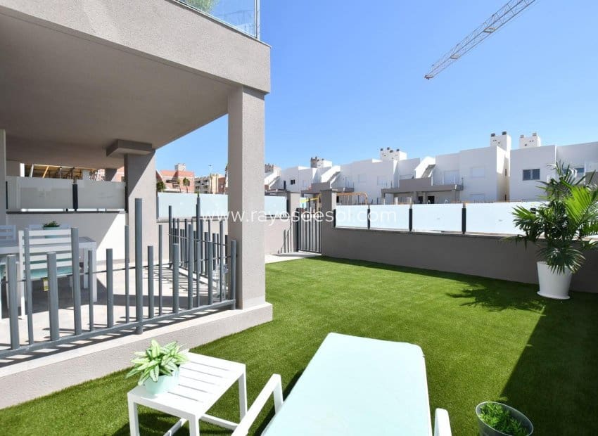 3 soveværelse Lejlighed til salg i San Miguel de Salinas med swimmingpool - € 251.600 (Ref: 9185918)