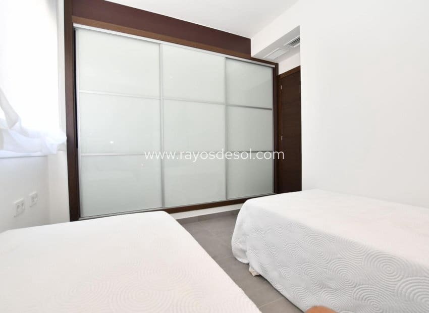 2 soveværelse Lejlighed til salg i San Miguel de Salinas med swimmingpool - € 273.800 (Ref: 9185919)