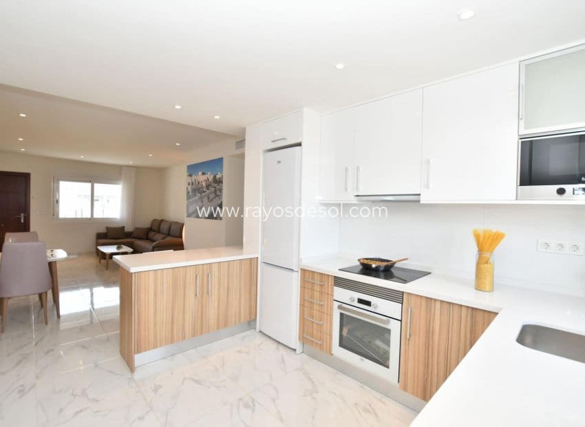 2 soveværelse Lejlighed til salg i San Miguel de Salinas med swimmingpool - € 243.800 (Ref: 9185920)