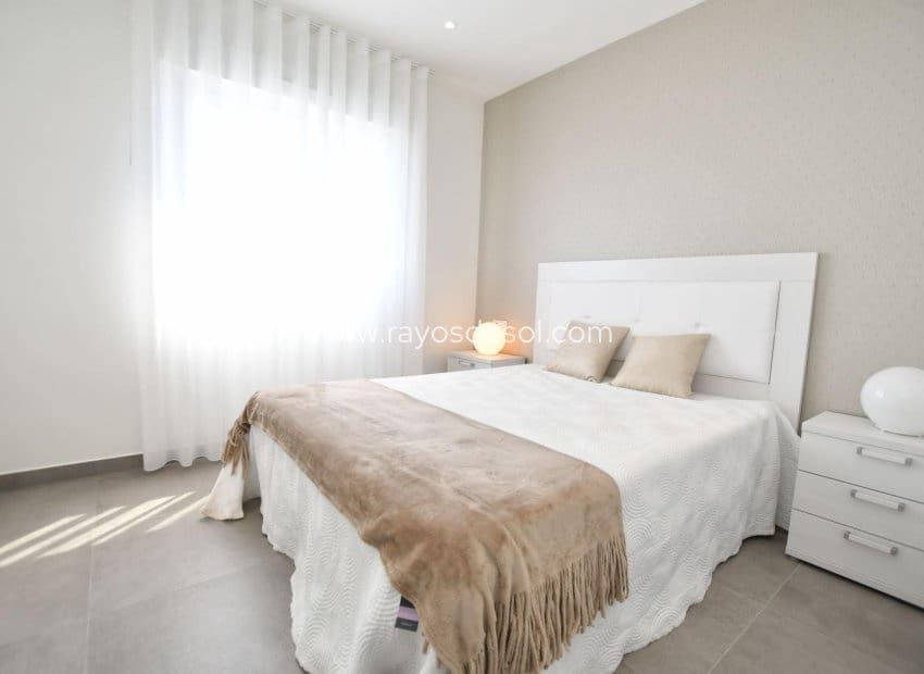 3 soveværelse Lejlighed til salg i San Miguel de Salinas med swimmingpool - € 281.600 (Ref: 9189226)