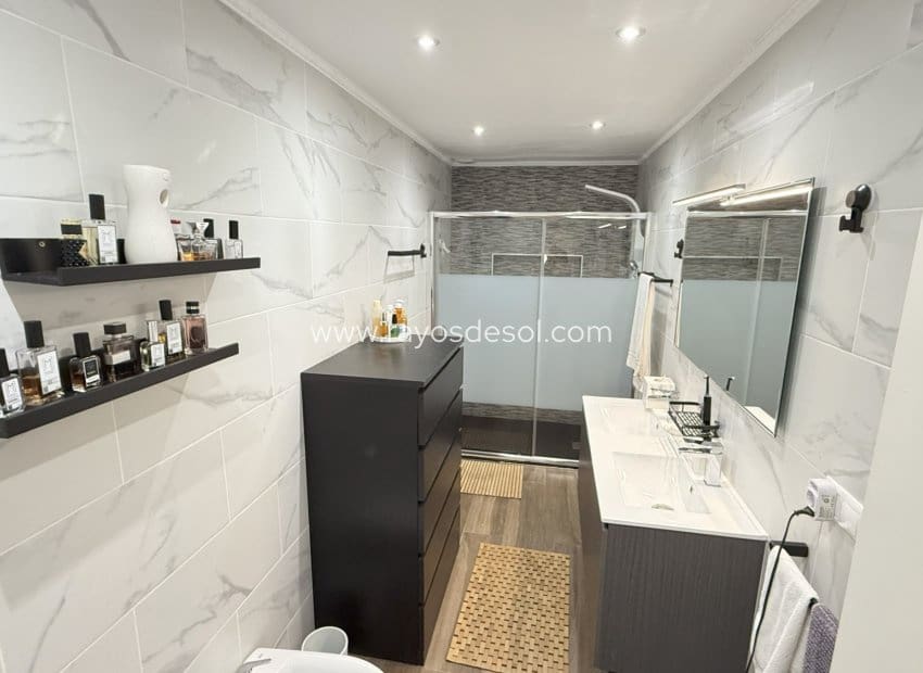 2 soveværelse Byhus til salg i La Zenia med swimmingpool - € 349.900 (Ref: 9191499)