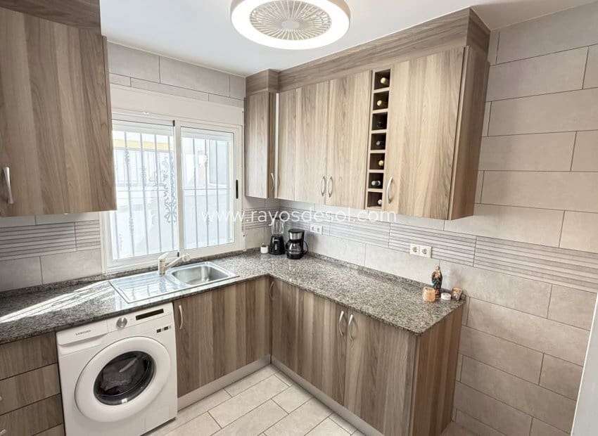 2 soveværelse Byhus til salg i La Zenia med swimmingpool - € 349.900 (Ref: 9191499)