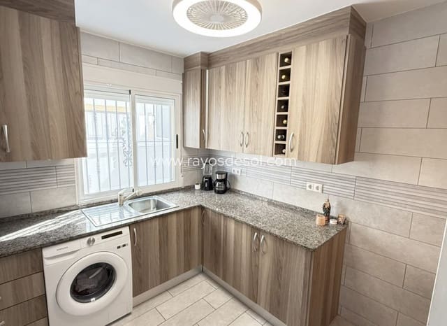 2 quarto Casa em Banda para venda em La Zenia, Orihuela com piscina - 349 900 € (Ref: 9191499)