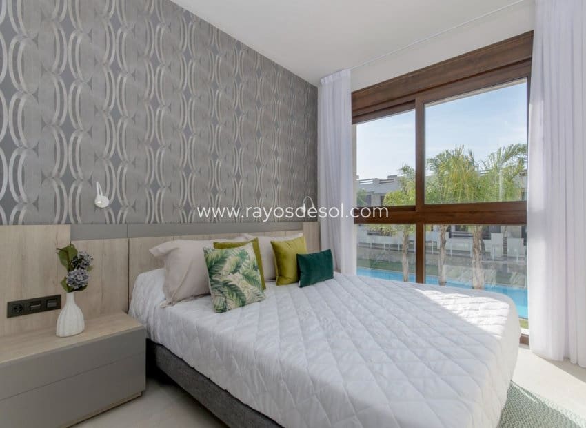 2 bedroom Apartment for sale in Los Balcones with pool - € 315,000 (Ref: 9227788)