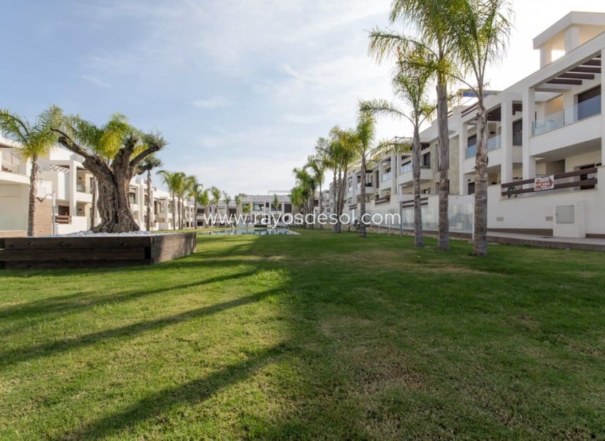 2 bedroom Apartment for sale in Los Balcones with pool - € 315,000 (Ref: 9227788)