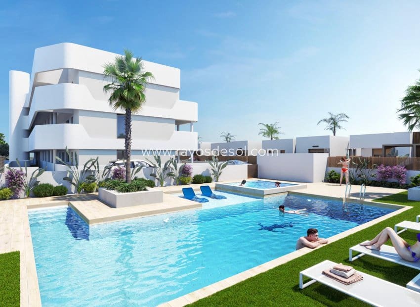 Apartamento de 2 habitaciones en Los Alcázares en venta con piscina - 292.000 € (Ref: 9234079)