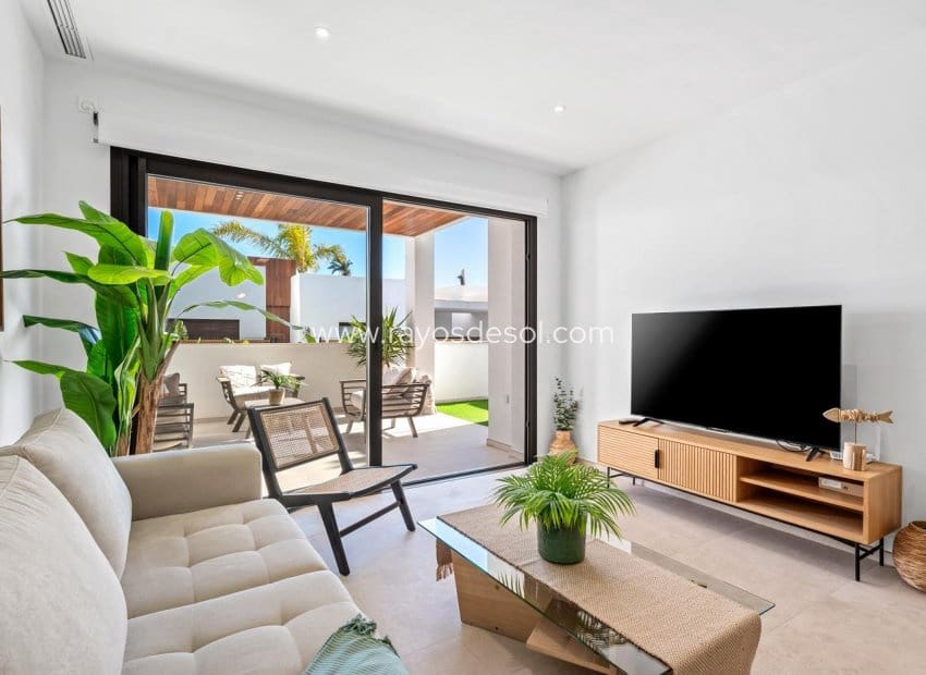 Apartamento de 2 habitaciones en Los Alcázares en venta con piscina - 292.000 € (Ref: 9234079)