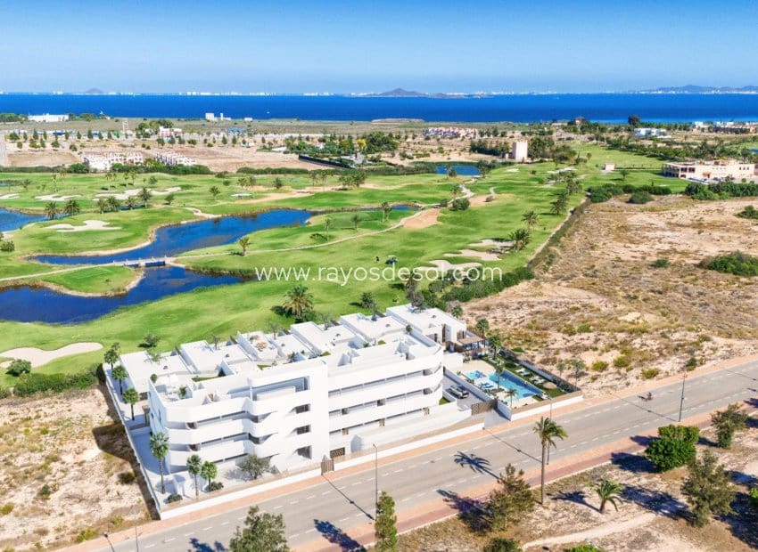 Apartamento de 2 habitaciones en Los Alcázares en venta con piscina - 292.000 € (Ref: 9234079)