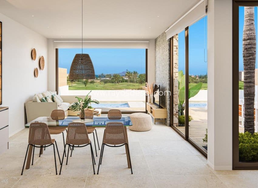 3 soveværelse Villa til salg i Los Alcazares med swimmingpool - € 599.000 (Ref: 9234081)