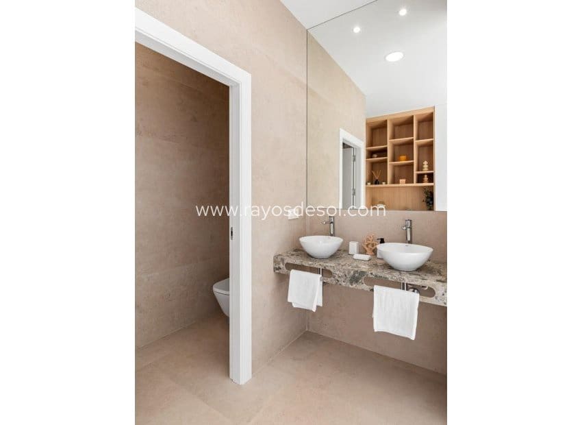 3 soveværelse Villa til salg i Los Alcazares med swimmingpool - € 599.000 (Ref: 9234081)