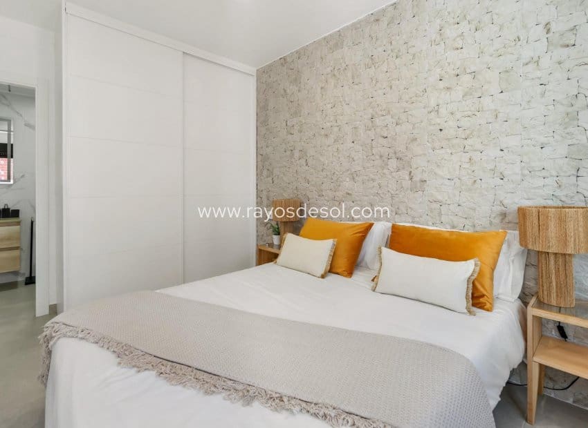 3 bedroom Apartment for sale in Santiago de la Ribera with pool - € 250,000 (Ref: 9248382)
