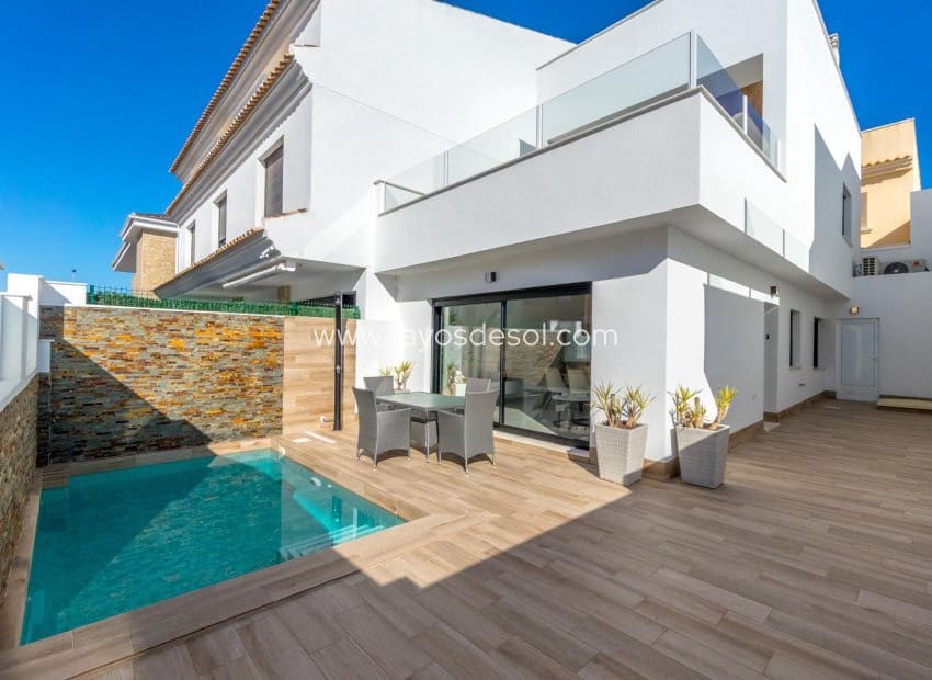 3 soverom Villa til salgs i San Pedro del Pinatar med svømmebasseng - € 380 000 (Ref: 9266545)