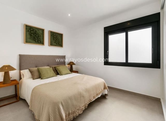 3 slaapkamer Villa te koop in San Pedro del Pinatar ciudad, San Pedro del Pinatar met zwembad - € 380.000 (Ref: 9266545)