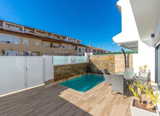 3 slaapkamer Villa te koop in San Pedro del Pinatar ciudad, San Pedro del Pinatar met zwembad - € 380.000 (Ref: 9266545)