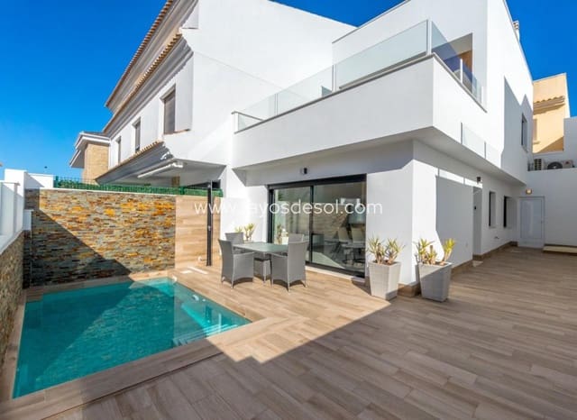 3 slaapkamer Villa te koop in San Pedro del Pinatar ciudad, San Pedro del Pinatar met zwembad - € 380.000 (Ref: 9266545)