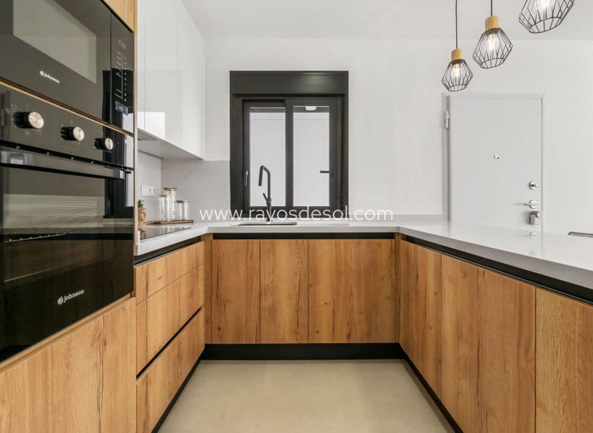 Chalet de 3 habitaciones en San Pedro del Pinatar en venta con piscina - 380.000 € (Ref: 9266545)