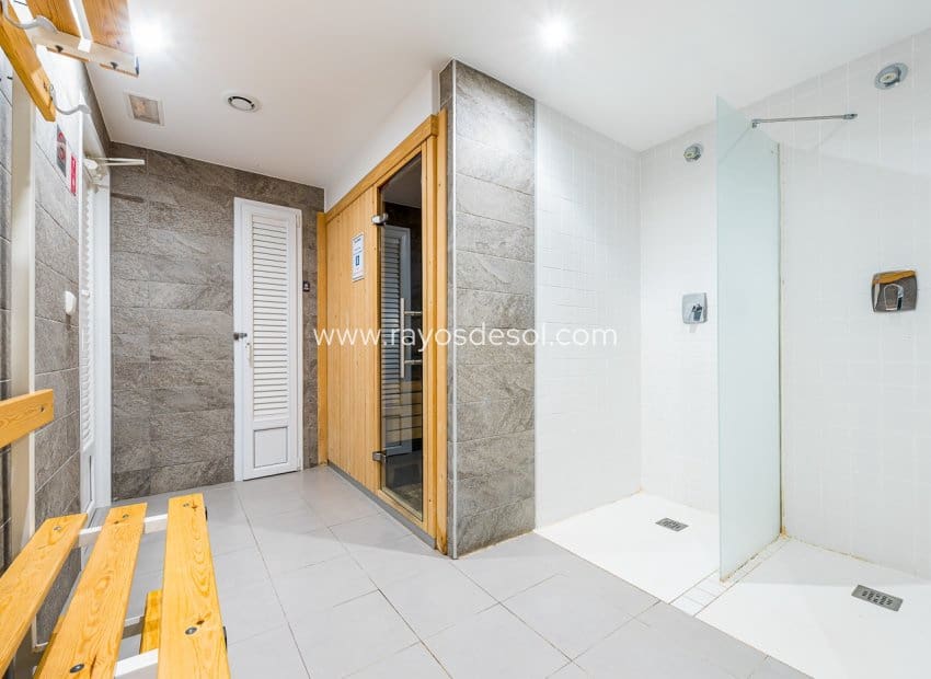 2 soveværelse Lejlighed til salg i Punta Prima med swimmingpool - € 420.000 (Ref: 9285646)