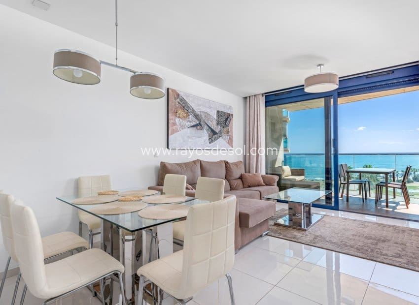 2 soveværelse Lejlighed til salg i Punta Prima med swimmingpool - € 420.000 (Ref: 9285646)