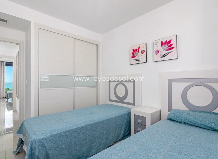 2 soveværelse Lejlighed til salg i Punta Prima med swimmingpool - € 420.000 (Ref: 9285646)