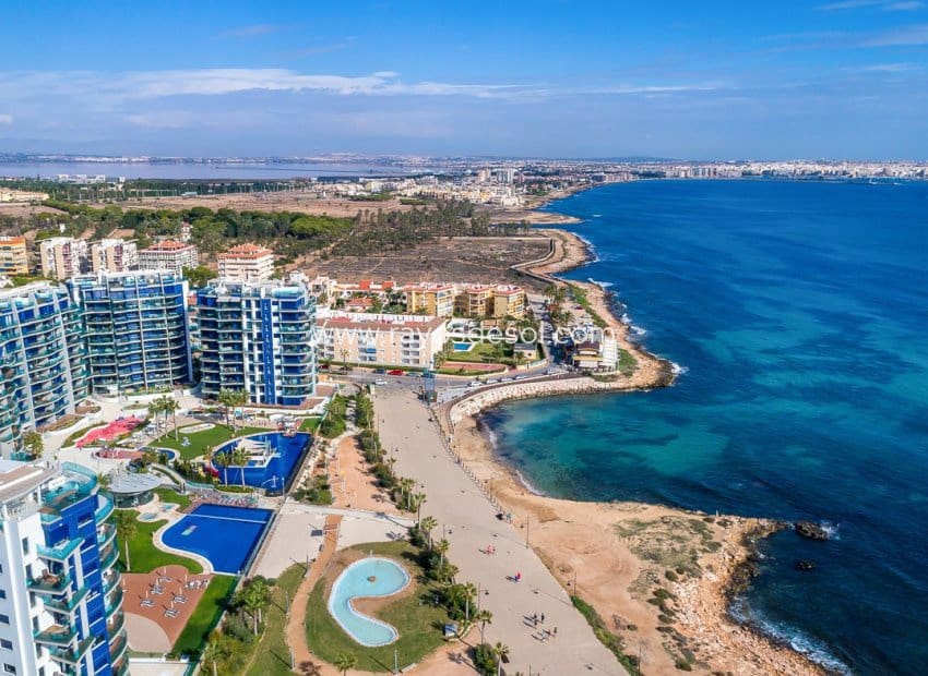 2 soveværelse Lejlighed til salg i Punta Prima med swimmingpool - € 420.000 (Ref: 9285646)