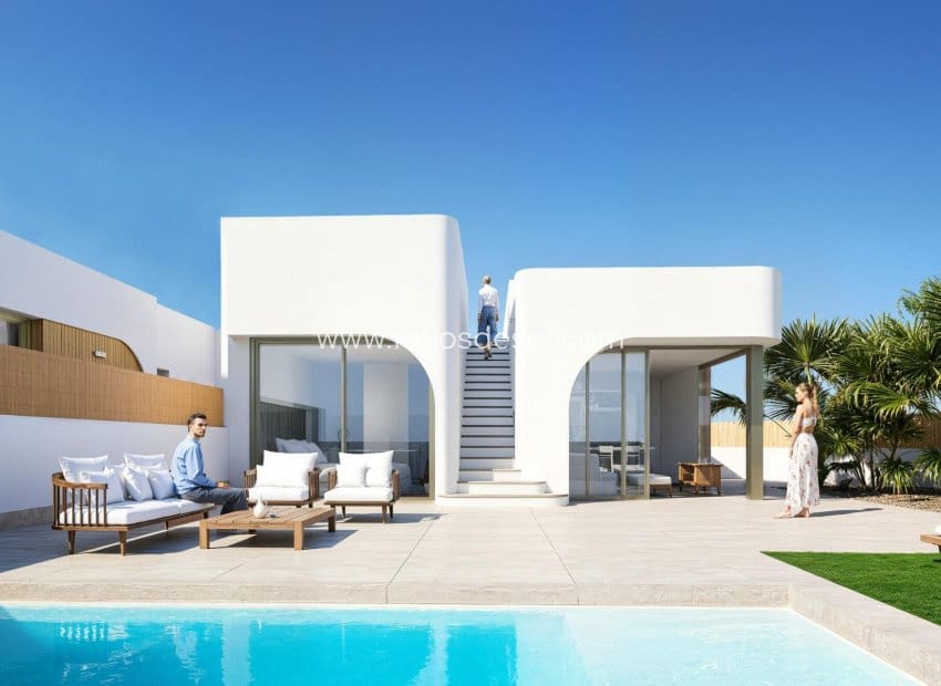 3 soveværelse Villa til salg i Los Alcazares med swimmingpool - € 589.900 (Ref: 9288293)