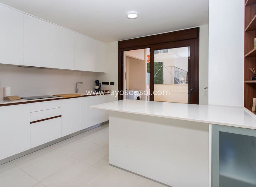 2 camera da letto Appartamento in vendita in Torrevieja con piscina - 275.000 € (Rif: 9297779)