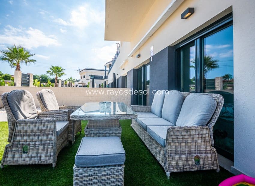 2 sovrum Lägenhet till salu i Lo Crispin med pool - 239 000 € (Ref: 9297780)