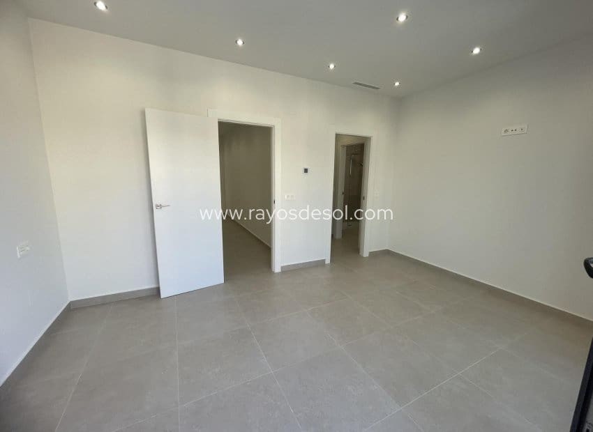 3 chambre Villa/Maison à vendre à Heredades avec piscine - 359 900 € (Ref: 9297781)
