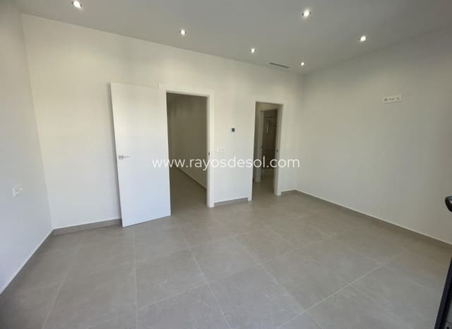 3 makuuhuone Huvila myytävänä paikassa Heredades, Almoradí mukana uima-altaan - 359 900 € (Ref: 9297781)