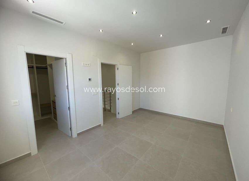 3 chambre Villa/Maison à vendre à Heredades avec piscine - 359 900 € (Ref: 9297781)