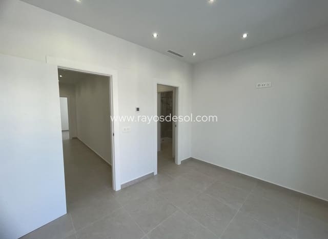 3 makuuhuone Huvila myytävänä paikassa Heredades, Almoradí mukana uima-altaan - 359 900 € (Ref: 9297781)