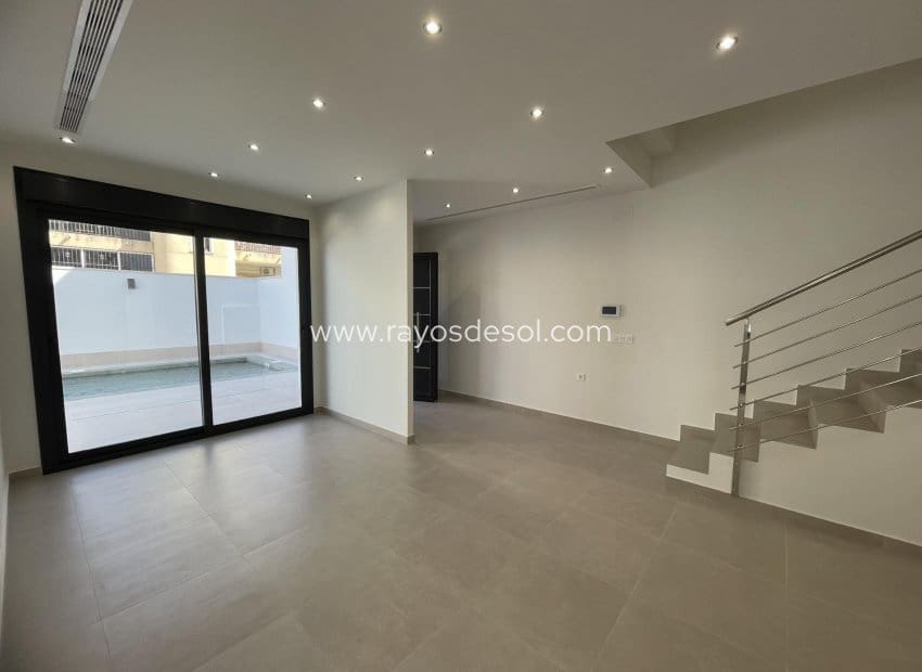 3 makuuhuone Huvila myytävänä paikassa Heredades mukana uima-altaan - 359 900 € (Ref: 9297781)
