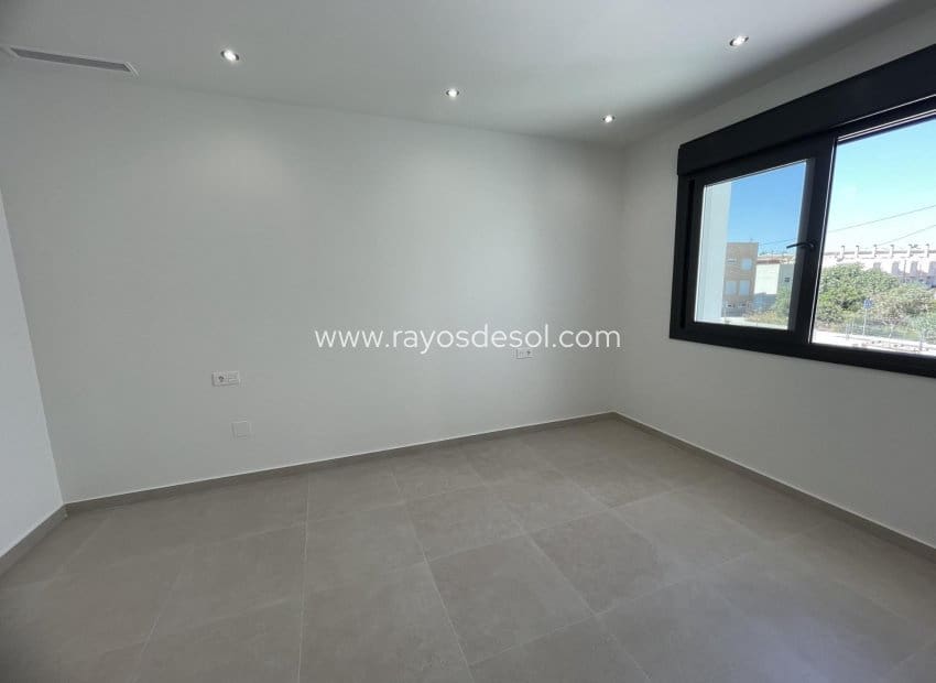 3 quarto Moradia para venda em Heredades com piscina - 359 900 € (Ref: 9297781)