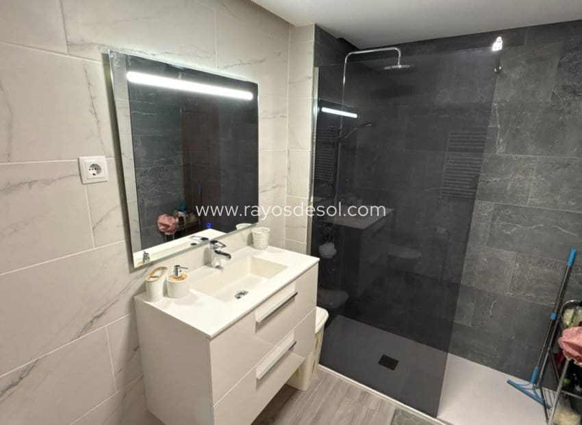 2 makuuhuone Huoneisto myytävänä paikassa Roldan - 129 950 € (Ref: 9297784)