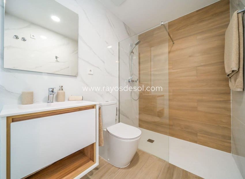 2 makuuhuone Huoneisto myytävänä paikassa Vistabella mukana uima-altaan - 269 900 € (Ref: 9297785)