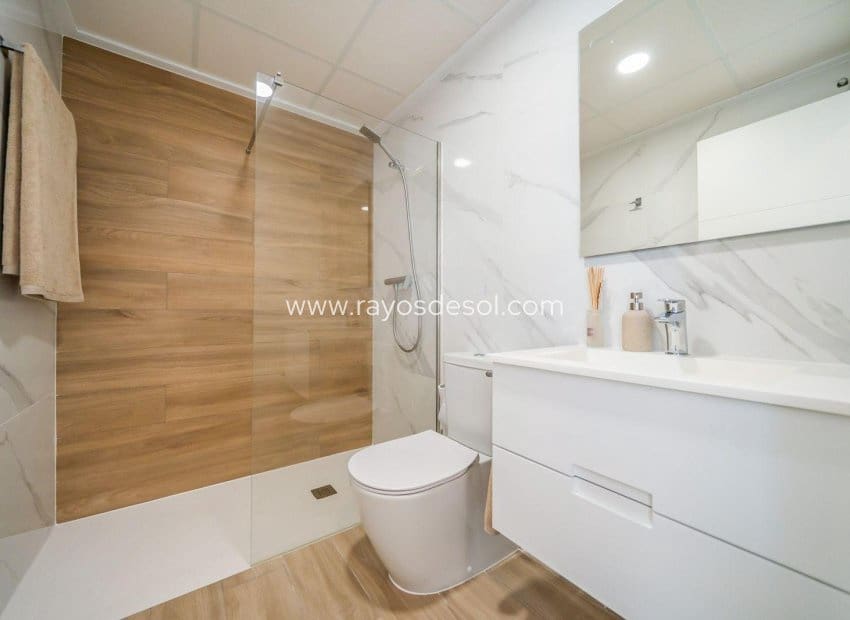 2 makuuhuone Huoneisto myytävänä paikassa Vistabella mukana uima-altaan - 269 900 € (Ref: 9297785)